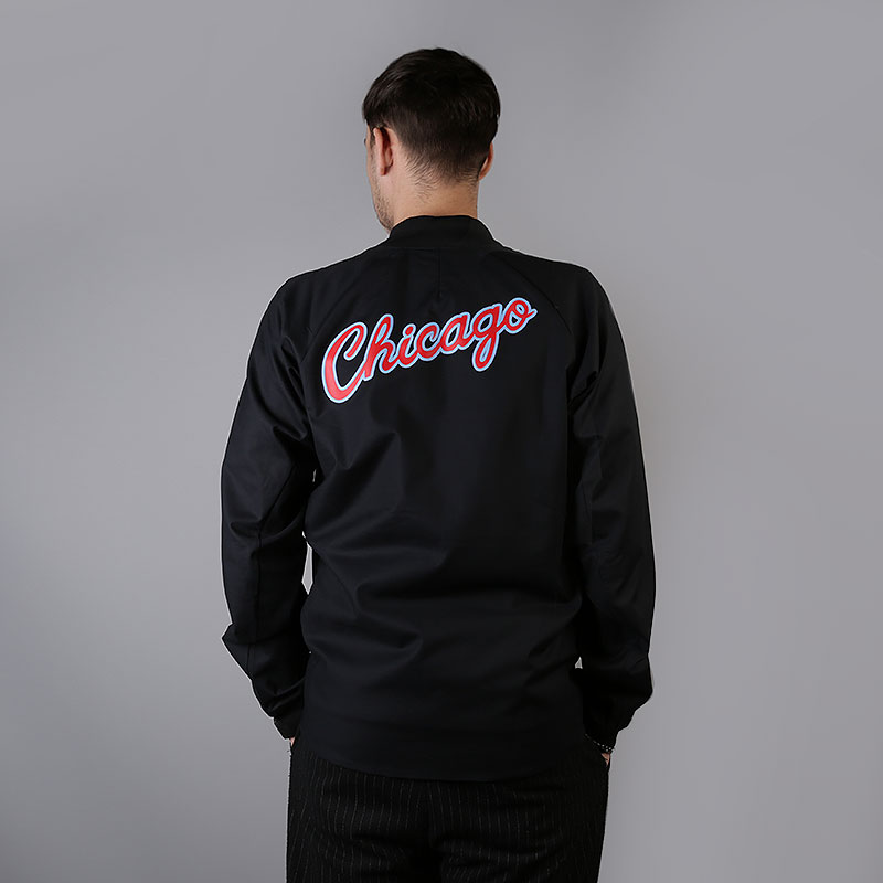 мужская черная куртка Nike NBA Chicago Bulls City Edition Modern Varsity Jacket 899133-010 - цена, описание, фото 3